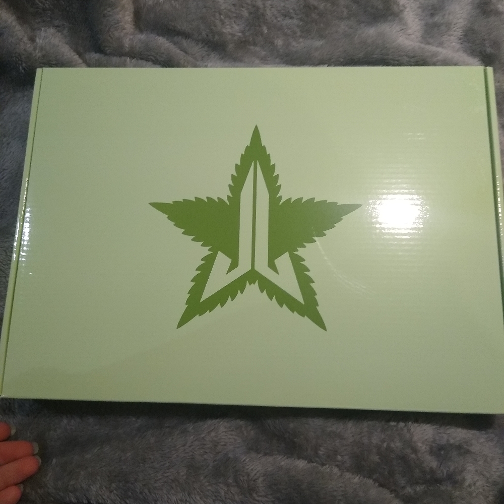 Jeffree Star 4/20 Chrome Green Mirror